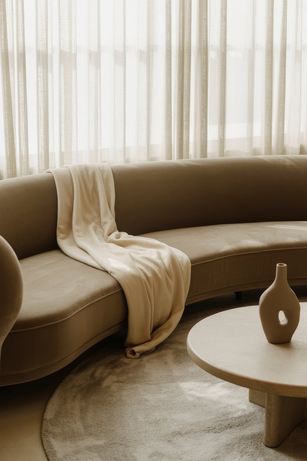 Modern Luxury Living Room: 25 Stunning Tips For Instant Wow